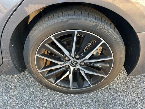 Used 2022 Toyota Camry SE image 9