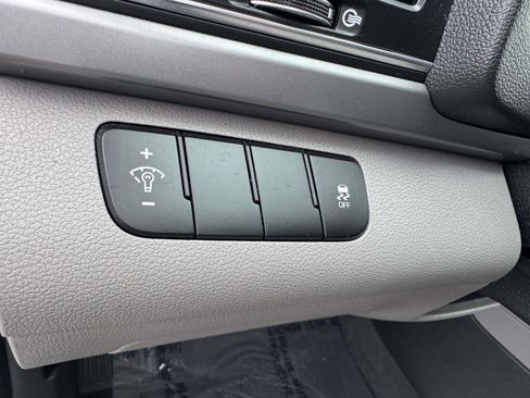 Used 2018 Hyundai Elantra SE image 20