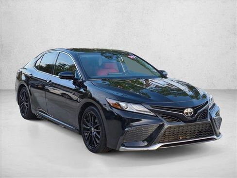 Used 2021 Toyota Camry XSE FWD image 3