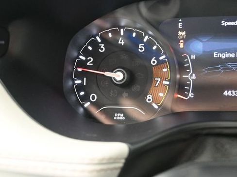 Used 2025 Jeep Compass Limited AWD/4WD image 23