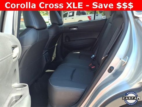 Used 2024 Toyota Corolla Cross XLE image 17