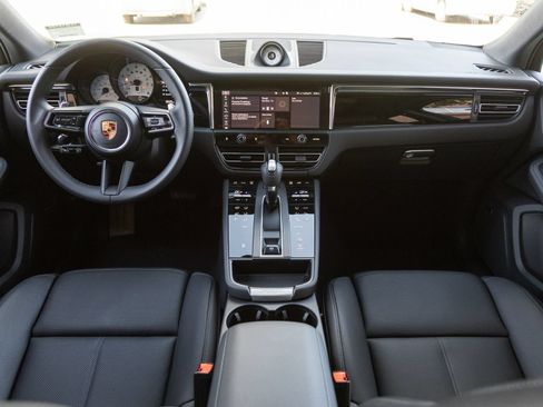 Certified 2026 Porsche Macan AWD/4WD image 12