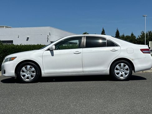 Used 2010 Toyota Camry image 7