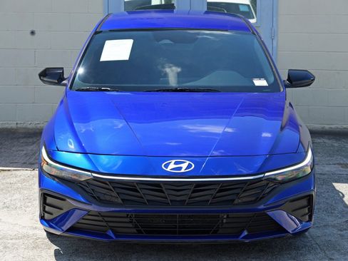 Used 2025 Hyundai Elantra SEL FWD image 43