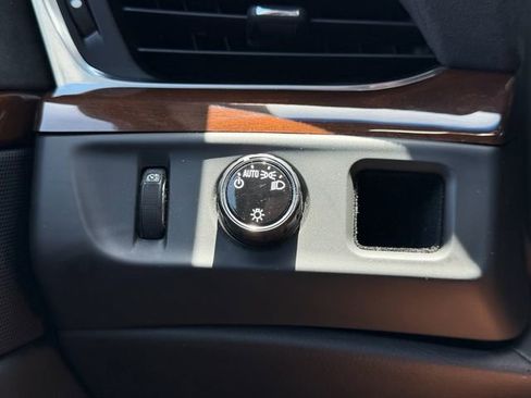 Used 2019 Cadillac Escalade Luxury RWD image 28