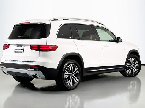 Used 2026 Mercedes-Benz GLB 250 image 11