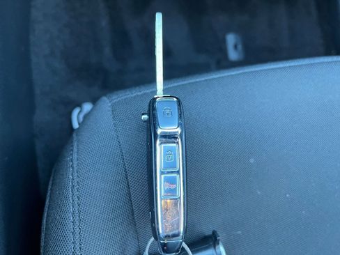 Used 2025 Kia Sportage LX image 21