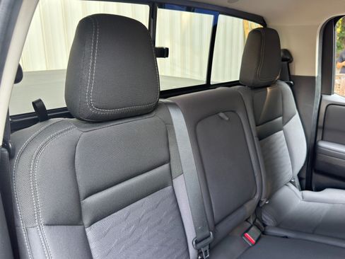 Used 2022 Nissan Frontier SV RWD image 32