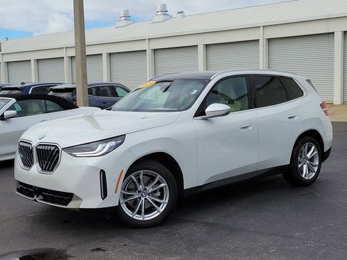 Used 2025 BMW X3 xDrive30i w/ Premium Package image 1