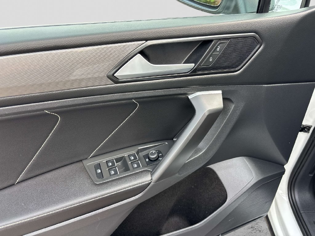 Certified 2023 Volkswagen Tiguan SE AWD/4WD image 19