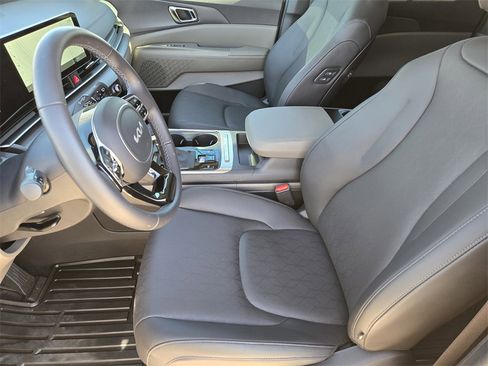 New 2026 Kia Carnival EX image 10