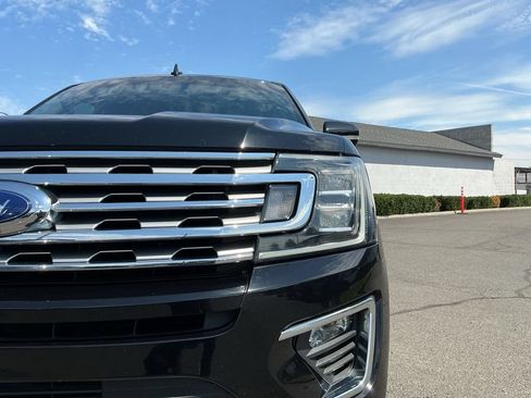 Used 2018 Ford Expedition Limited w/ Equipment Group 302A AWD/4WD image 3