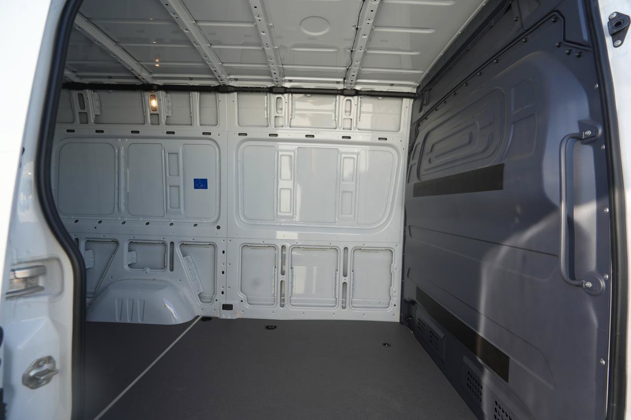 Used 2024 Mercedes-Benz Sprinter 2500 image 22