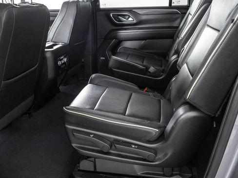 Used 2023 GMC Yukon XL SLT AWD/4WD image 36
