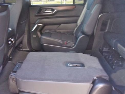Used 2025 GMC Yukon XL Denali w/ Denali Reserve Package AWD/4WD image 32