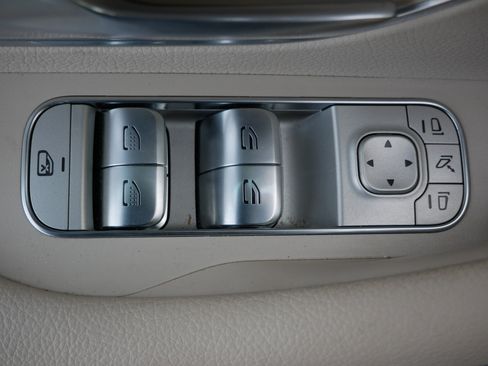 Used 2022 Mercedes-Benz GLS 450 4MATIC image 20