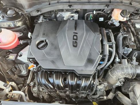 Used 2025 Kia Sorento LX image 32