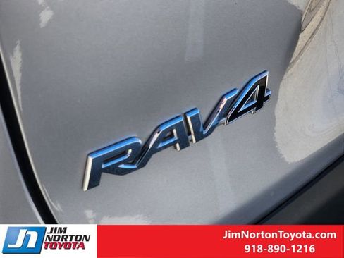 Used 2023 Toyota RAV4 XLE Premium image 13