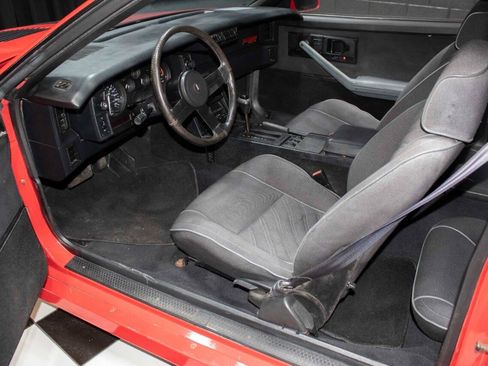 Used 1987 Chevrolet Camaro Z28 image 2