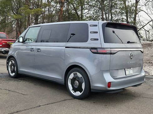 Used 2025 Volkswagen ID. Buzz Pro S image 4