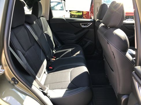 Used 2023 Subaru Forester Premium AWD/4WD image 28