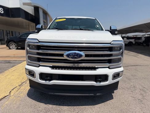 Used 2025 Ford F250 Platinum w/ Platinum Plus Package AWD/4WD image 2