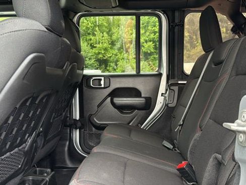 Certified 2022 Jeep Wrangler Unlimited Rubicon AWD/4WD image 24