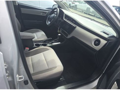 Used 2018 Toyota Corolla LE image 14