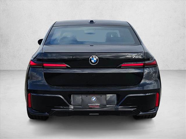 New 2026 BMW 740i w/ Premium Package RWD image 8