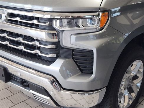 Used 2025 Chevrolet Silverado 1500 LTZ w/ Technology Package AWD/4WD image 8