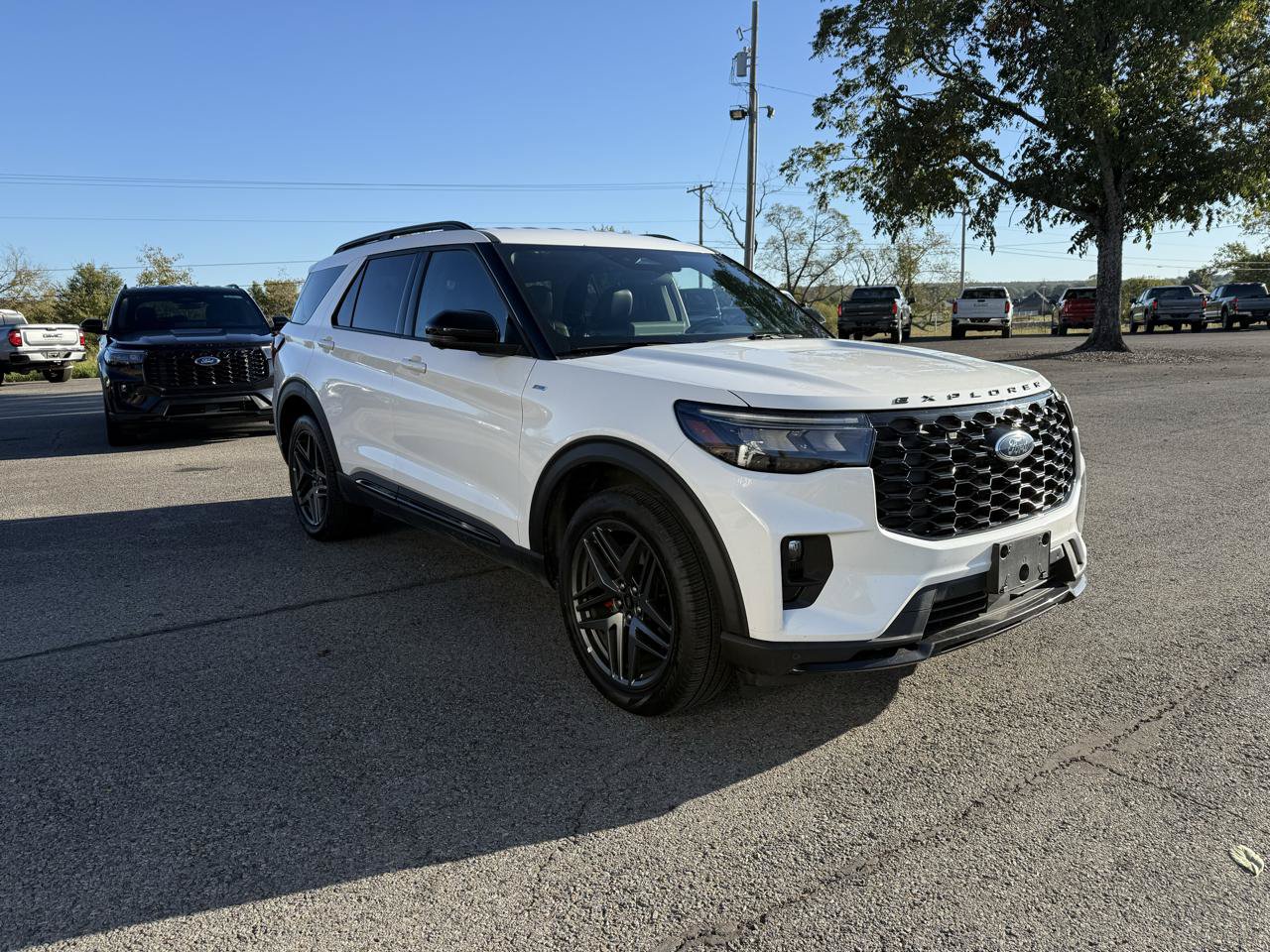 Used 2025 Ford Explorer ST-Line w/ ST-Line Street Pack AWD/4WD image 5