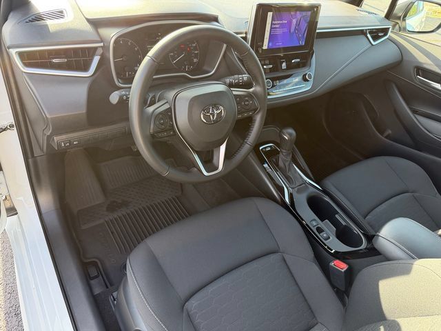 Certified 2025 Toyota Corolla SE w/ SE Package FWD image 13