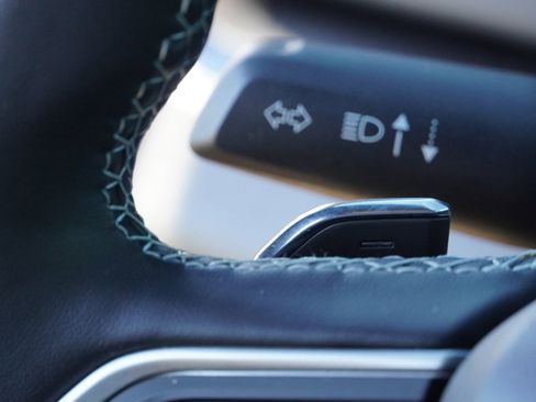 Used 2022 Jeep Grand Cherokee L Laredo image 19