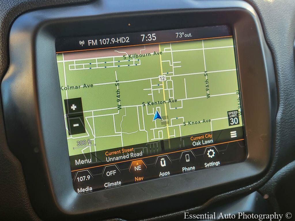 Used 2023 Jeep Renegade Latitude AWD/4WD image 17