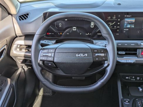 Certified 2025 Kia K4 EX image 20