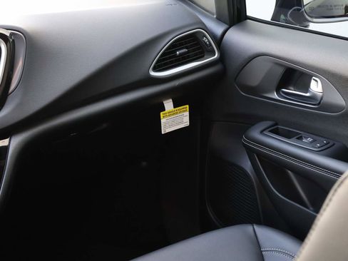 New 2026 Chrysler Voyager LX FWD image 18