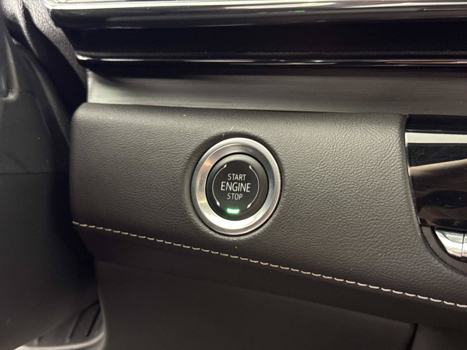 Used 2024 Cadillac Escalade Sport AWD/4WD image 31