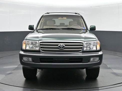 Used 2004 Toyota Land Cruiser AWD/4WD image 2