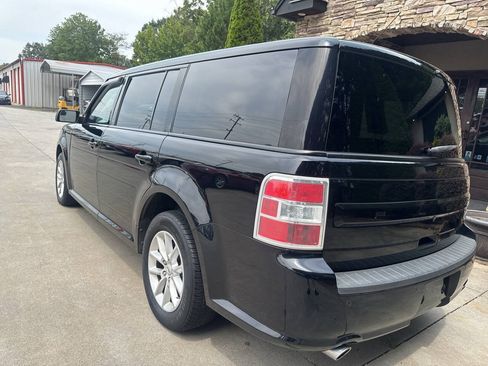 Used 2018 Ford Flex SE FWD image 2