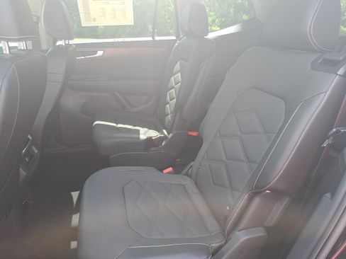 Used 2024 Volkswagen Atlas SE FWD image 14