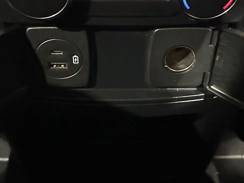 Used 2021 Ford Explorer XLT w/ Equipment Group 202A AWD/4WD image 99