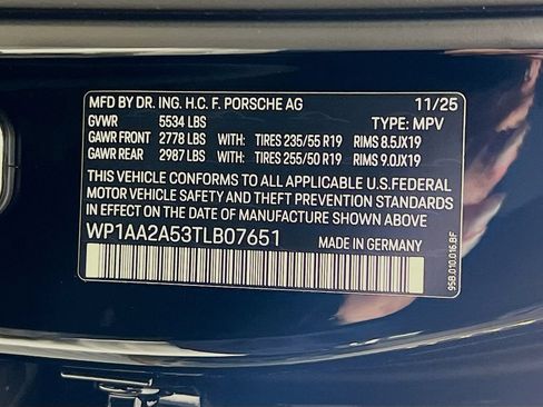 Certified 2026 Porsche Macan AWD/4WD image 34