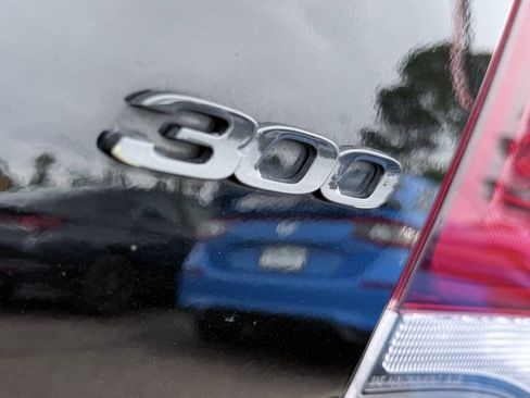 Used 2022 Chrysler 300 Touring w/ Sport Appearance Package image 10