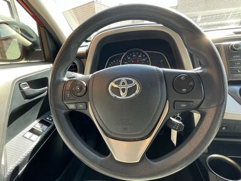 Used 2015 Toyota RAV4 LE image 12