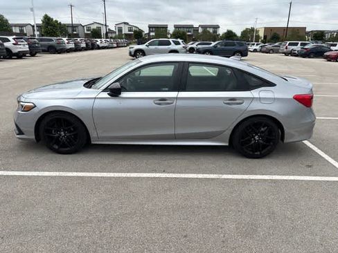 Used 2024 Honda Civic Sport image 2