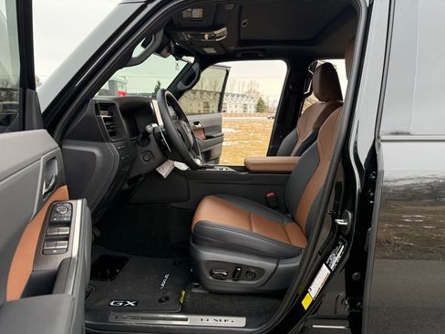 Used 2026 Lexus GX 550 w/ Cold Area Package image 28
