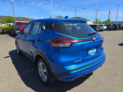 Used 2022 Nissan Kicks S FWD image 3
