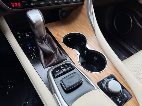 Used 2019 Lexus RX 350 350 w/ Navigation Package image 40