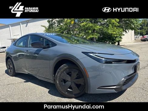 Used 2024 Toyota Prius LE FWD image 1