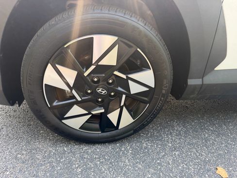 Used 2024 Hyundai Kona SEL FWD image 19